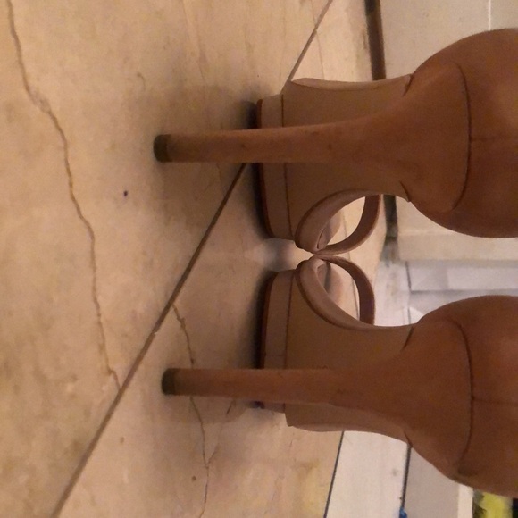 Calvin Klein Vable Nude Sandals - Picture 6 of 7